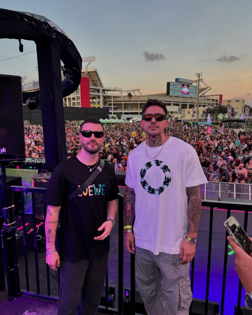 TOM & COLLINS